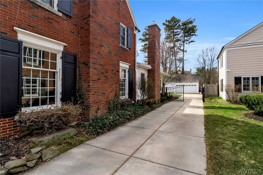 217 Brantwood Road, Amherst, NY 14226 - #3