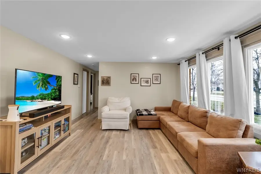 21 Eisenhower Drive, Lockport, NY 14094 - #3