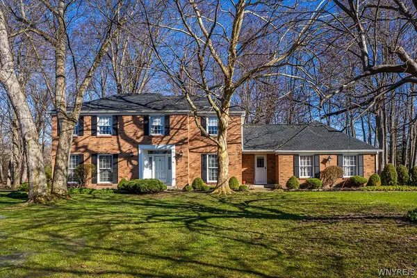 48 Deer Run, Williamsville, NY 14221