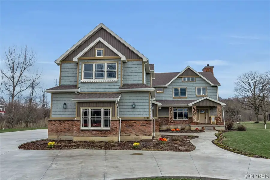 5747 Strickler Road, Clarence, NY 14031 - #2