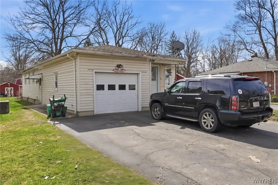361 Rumbold Avenue, North Tonawanda, NY 14120 - #3