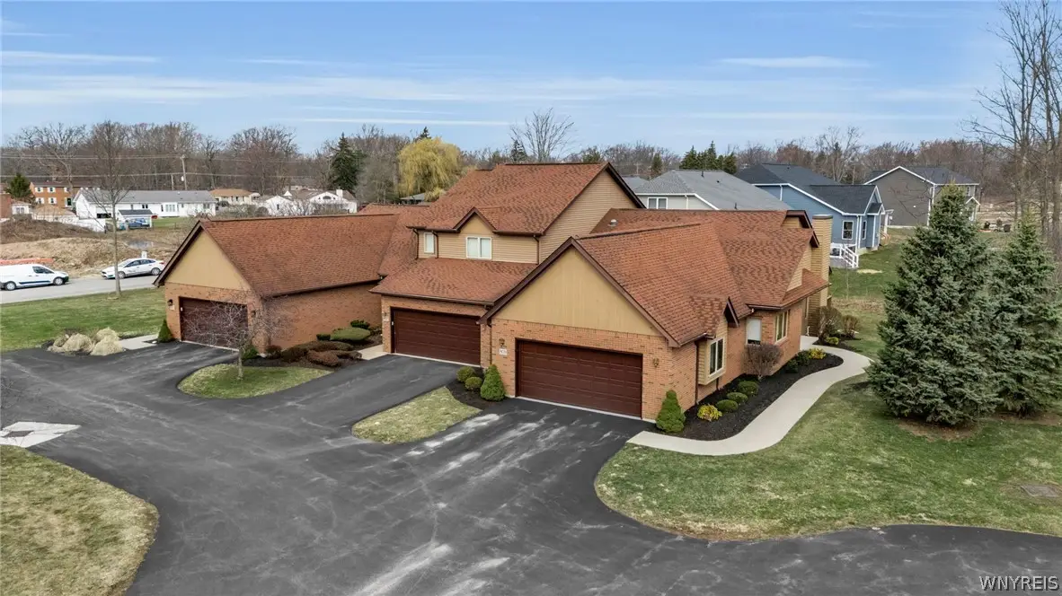 809 Carriage Lane, Lewiston, NY 14092 - #1