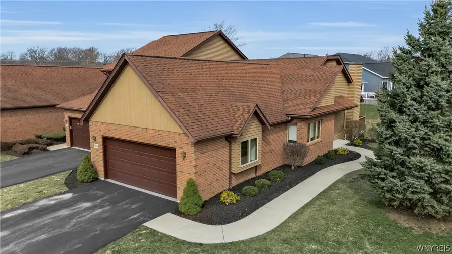 809 Carriage Lane, Lewiston, NY 14092 - #2