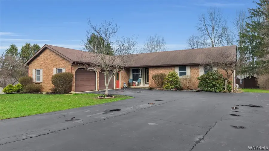 5566 Homestead Road, Hamburg, NY 14075 - #2