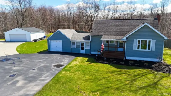 6565 Southwestern Boulevard, Lake View, NY 14085