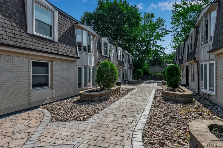 32 Bernhardt Drive #5, Amherst, NY 14226 - #3