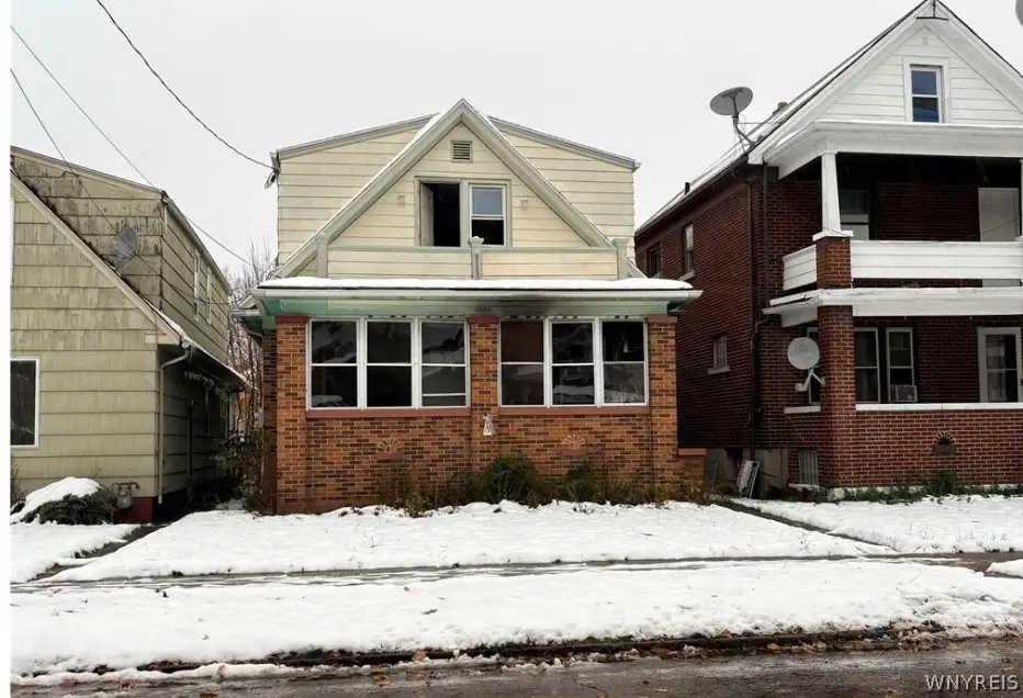 2204 Woodlawn Avenue, Niagara Falls, NY 14301 - #1