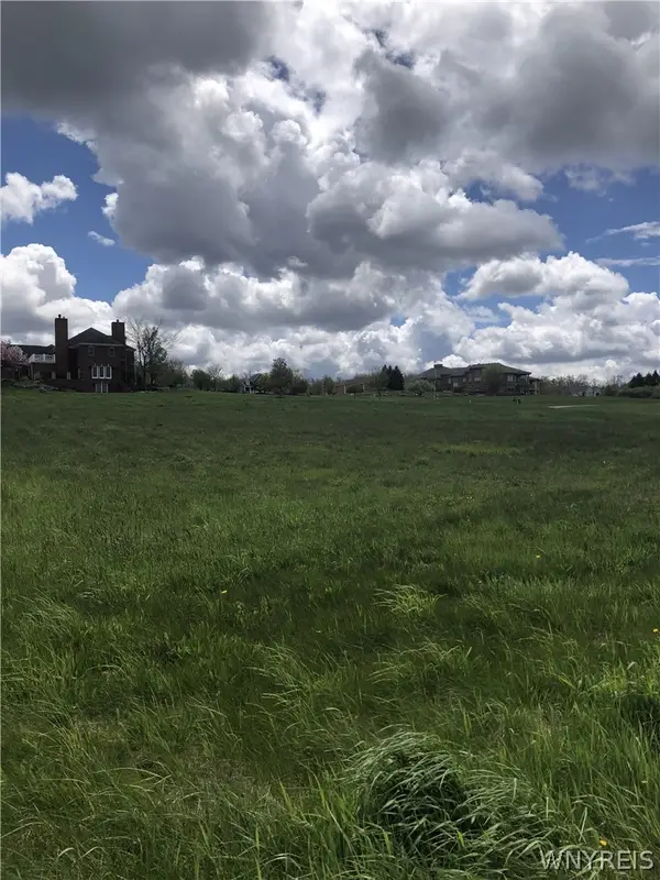 5 Grand View Trail, Orchard Park, NY 14127