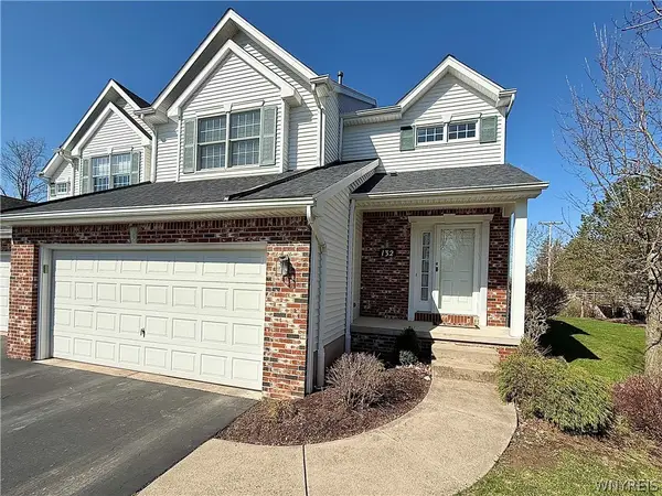 132 Berwick Lane, East Amherst, NY 14051