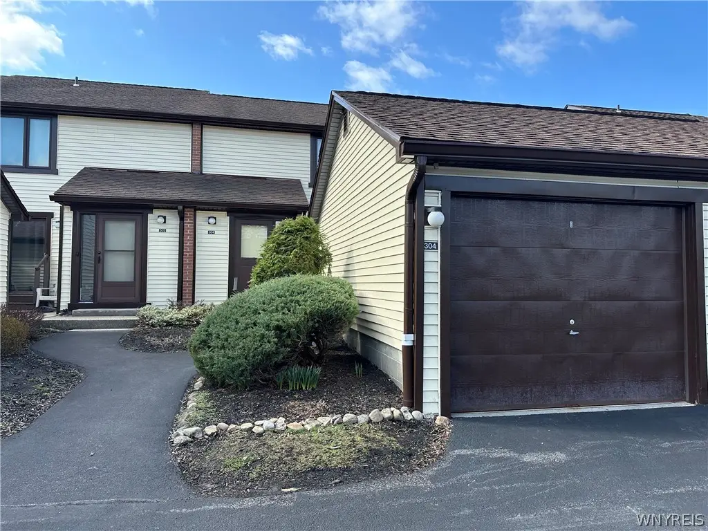 304 Charlesgate Circle, East Amherst, NY 14051 - #1