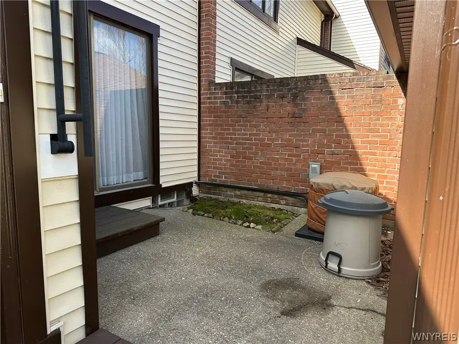 304 Charlesgate Circle, East Amherst, NY 14051 - #2