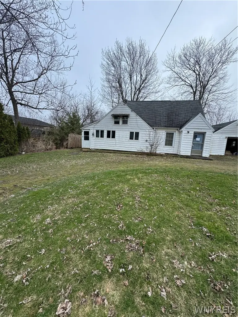 1236 Saunders Sett Road, Niagara Falls, NY 14305 - #2