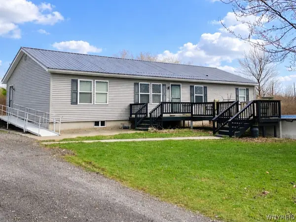 8983 Center Street, Holland, NY 14080