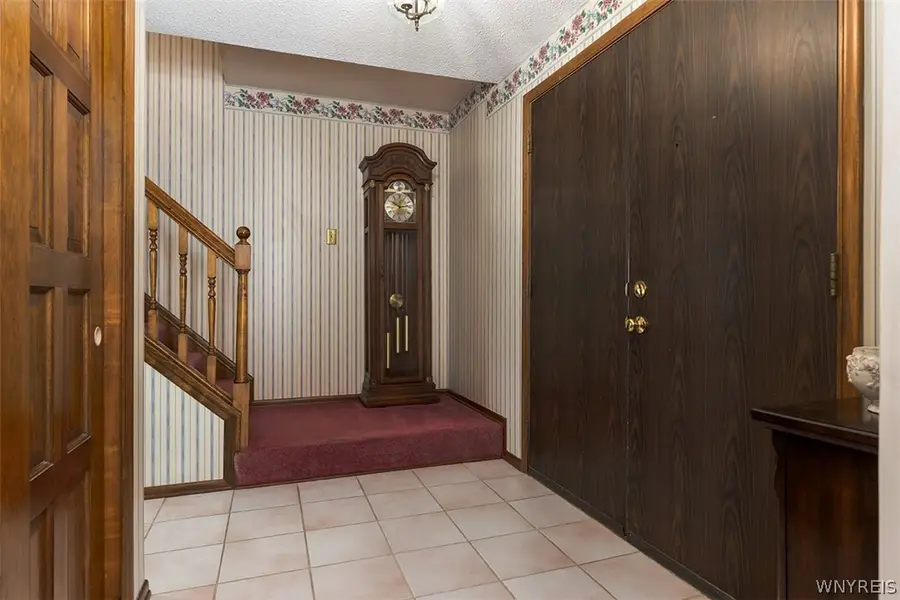 15 Hilltop Cts, Buffalo, NY 14224 - #3