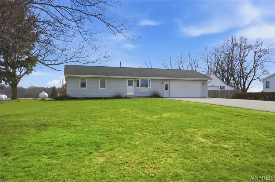 4256 Upper Mountain Road, Sanborn, NY 14132 - #2