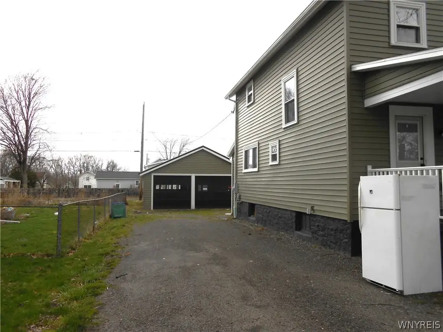 512 Eagle Street, Medina, NY 14103 - #2