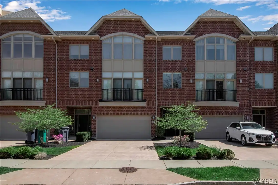 47 Ojibwa Circle, Buffalo, NY 14202 - #1