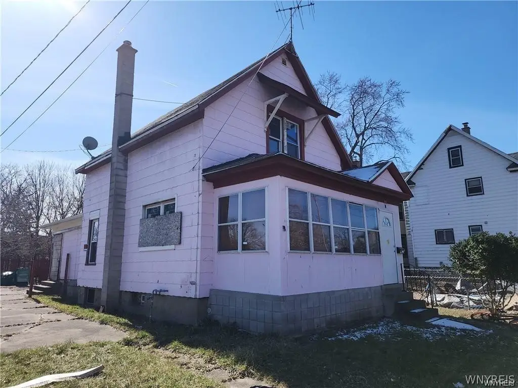 811 Cedar Avenue, Niagara Falls, NY 14301 - #1