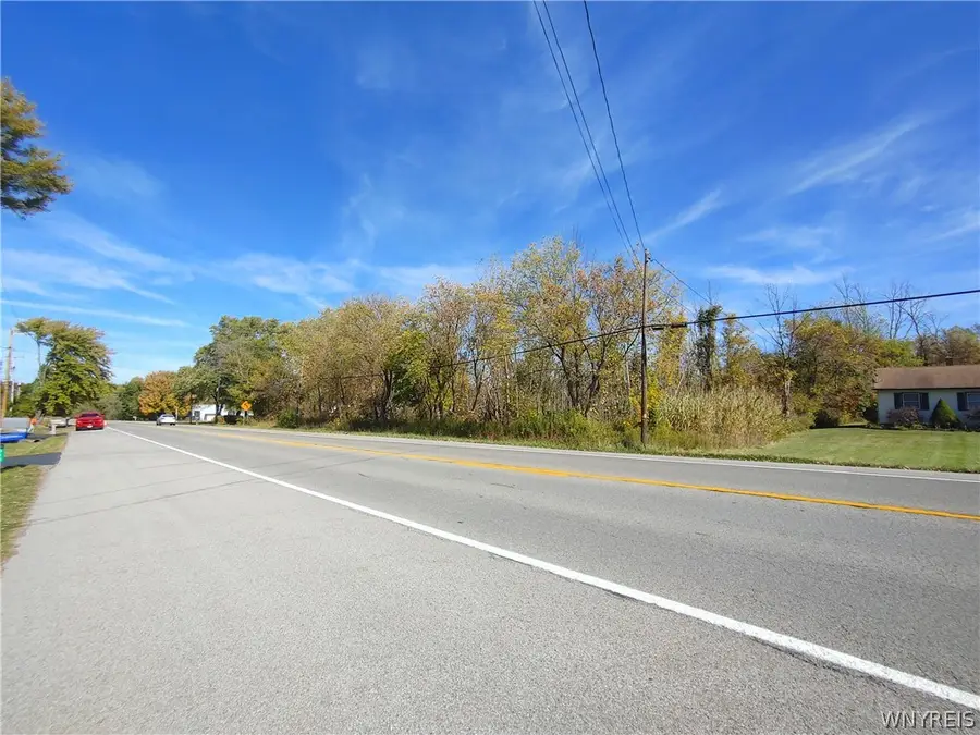 4307 Lake Avenue, Lockport, NY 14094 - #2