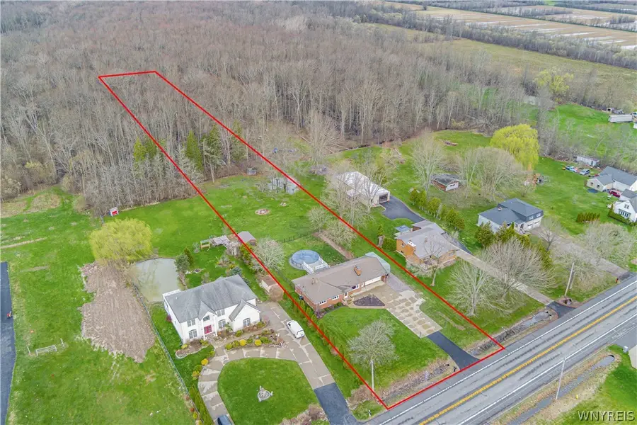 6998 Shawnee Road, North Tonawanda, NY 14120 - #2