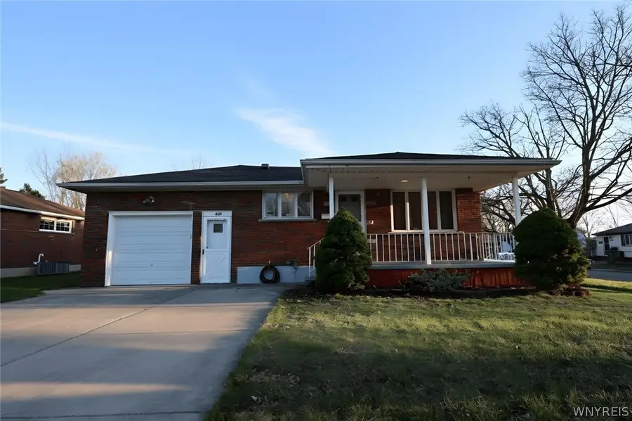 9605 Greenwald Avenue, Niagara Falls, NY 14304 - #2