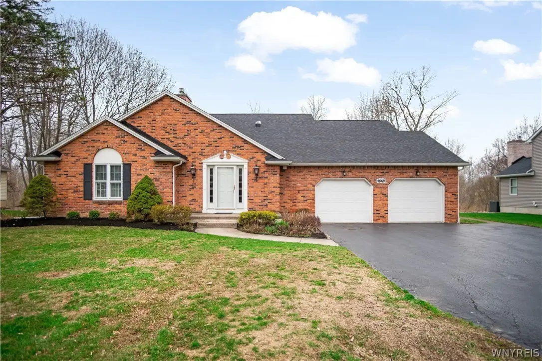 4660 Oakwood Lane, Clarence, NY 14031 - #1