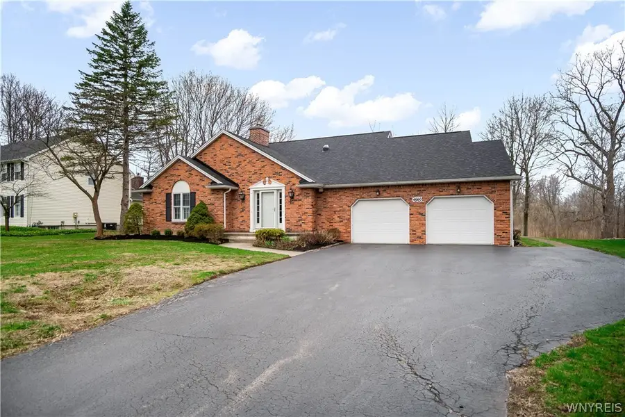 4660 Oakwood Lane, Clarence, NY 14031 - #3