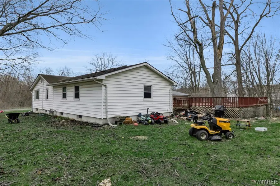 92 N Hartland Street, Middleport, NY 14105 - #3