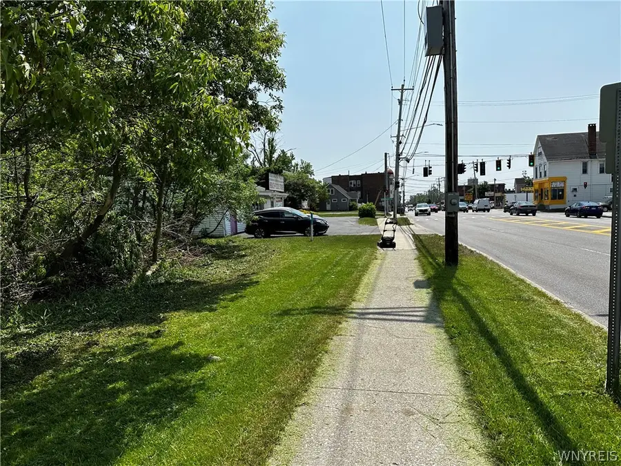 5867 Transit Road E, Depew, NY 14043 - #2