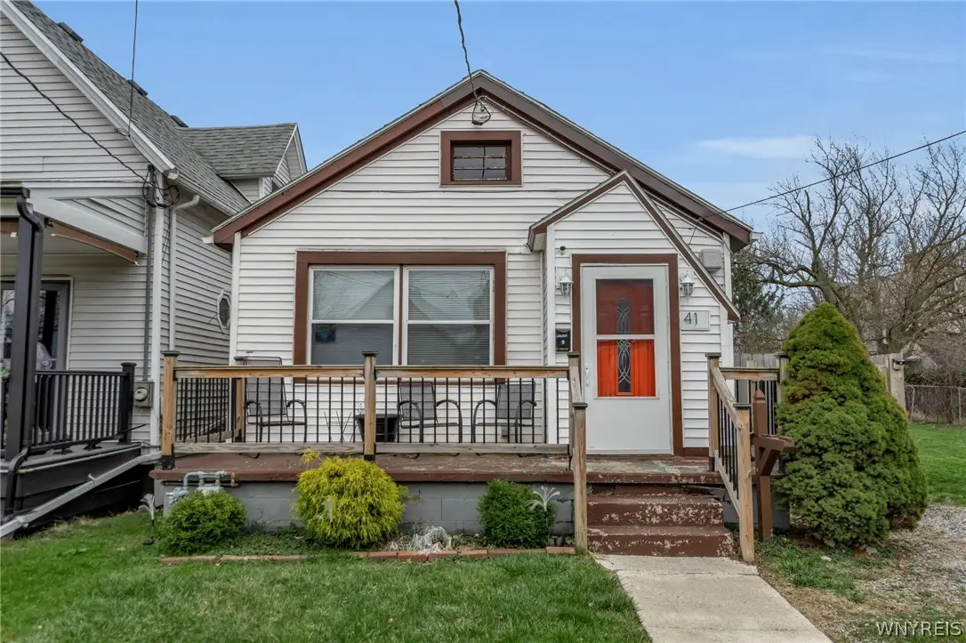 41 Saint Stephens Place, Buffalo, NY 14210 - #1