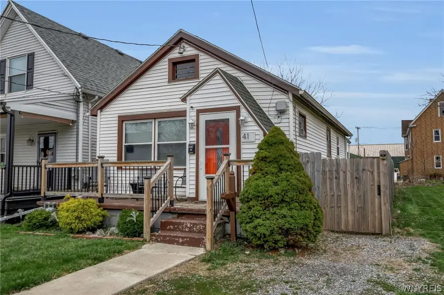 41 Saint Stephens Place, Buffalo, NY 14210 - #2