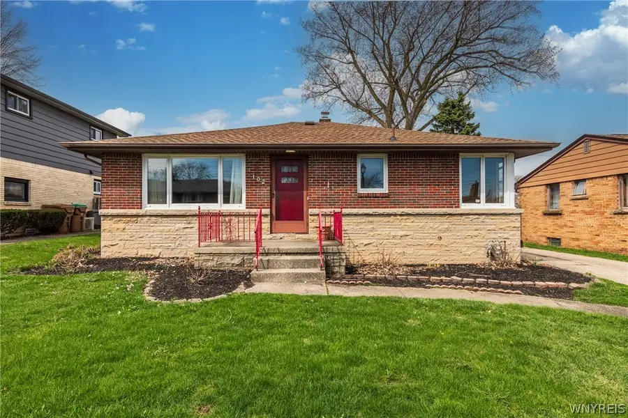 102 Cresthaven Dr, Cheektowaga, NY 14225 - #2
