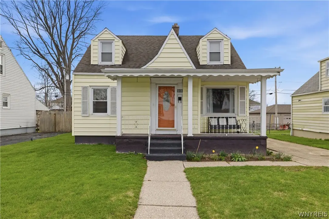 668 77th Street, Niagara Falls, NY 14304 - #1