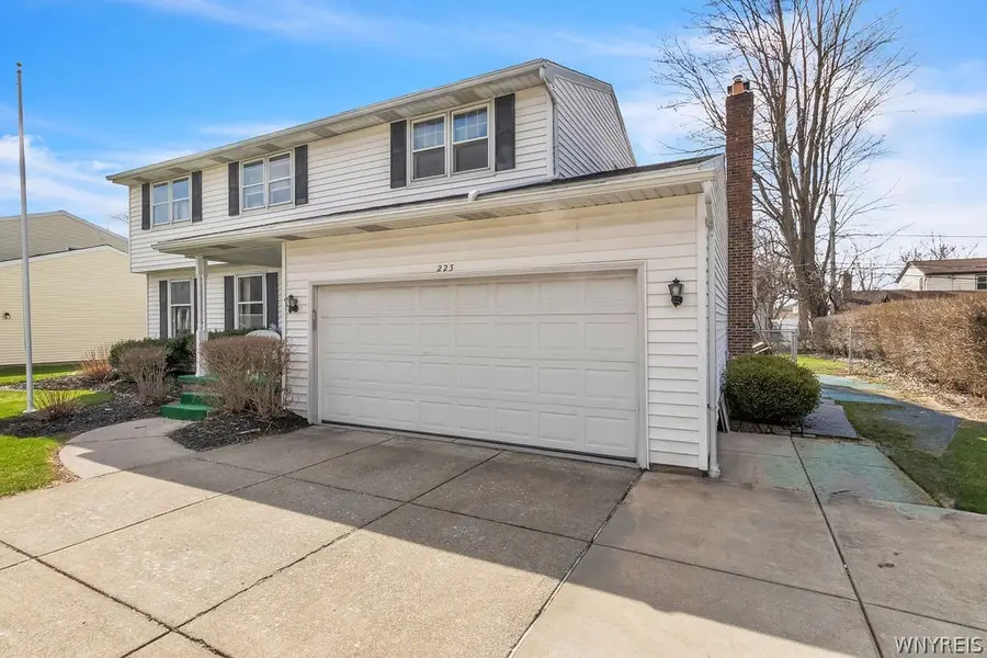 223 W Klein Road, Williamsville, NY 14221 - #2