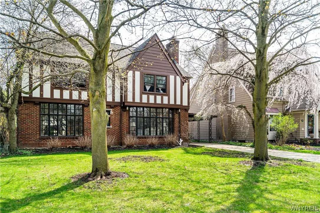 133 Fairlawn Dr, Buffalo, NY 14226 - #1
