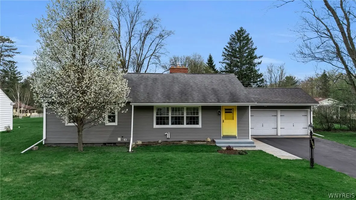 1049 Lawrence Avenue, East Aurora, NY 14052 - #1