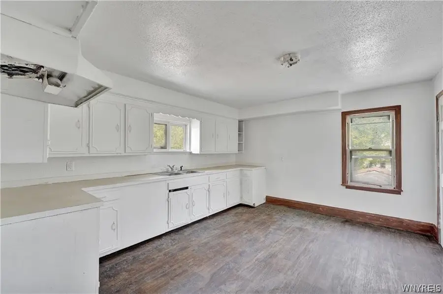 1348 Pierce Avenue, Niagara Falls, NY 14301 - #2