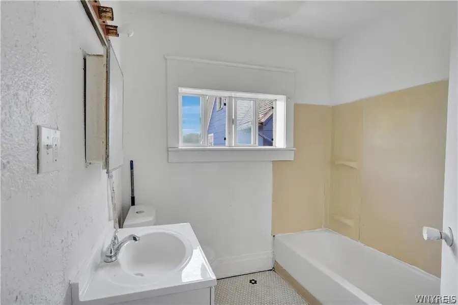 1348 Pierce Avenue, Niagara Falls, NY 14301 - #3