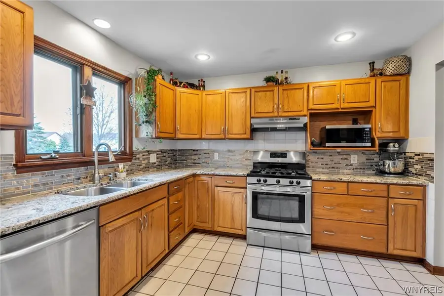 2 W Lake Forest Parkway, Lancaster, NY 14086 - #3