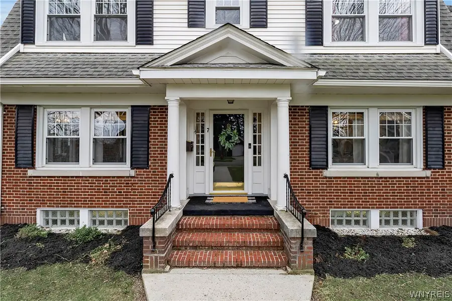 7 Harvard Place, Orchard Park, NY 14127 - #2