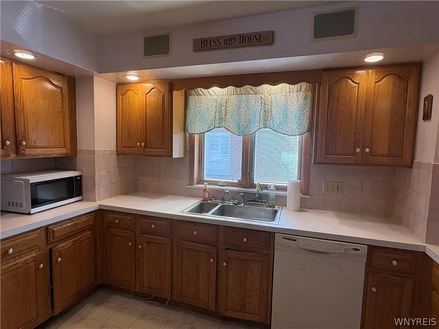 1225 N Military Road, Niagara Falls, NY 14304 - #2