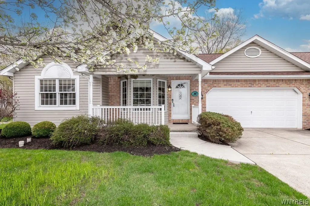 38 Cobblestone Lane, Buffalo, NY 14221 - #1