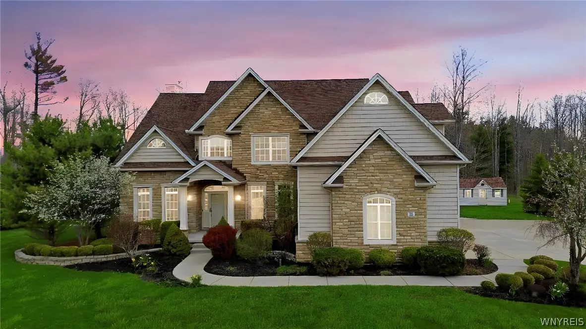 35 Worthington Lane, Lancaster, NY 14086 - #1