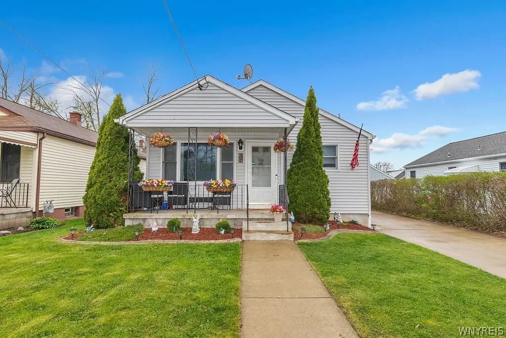 828 93rd Street, Niagara Falls, NY 14304 - #1
