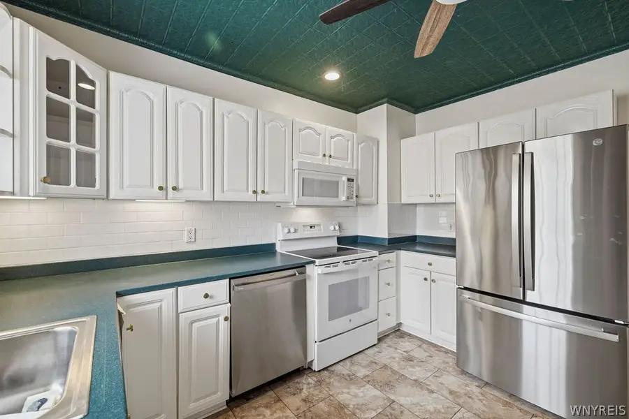 633 Locust Street, Lockport, NY 14094 - #3