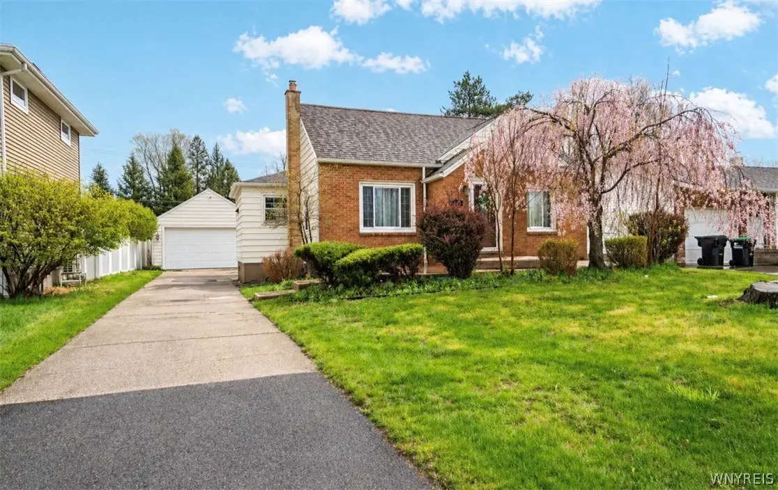 242 Creekside Drive, Tonawanda, NY 14150 - #1