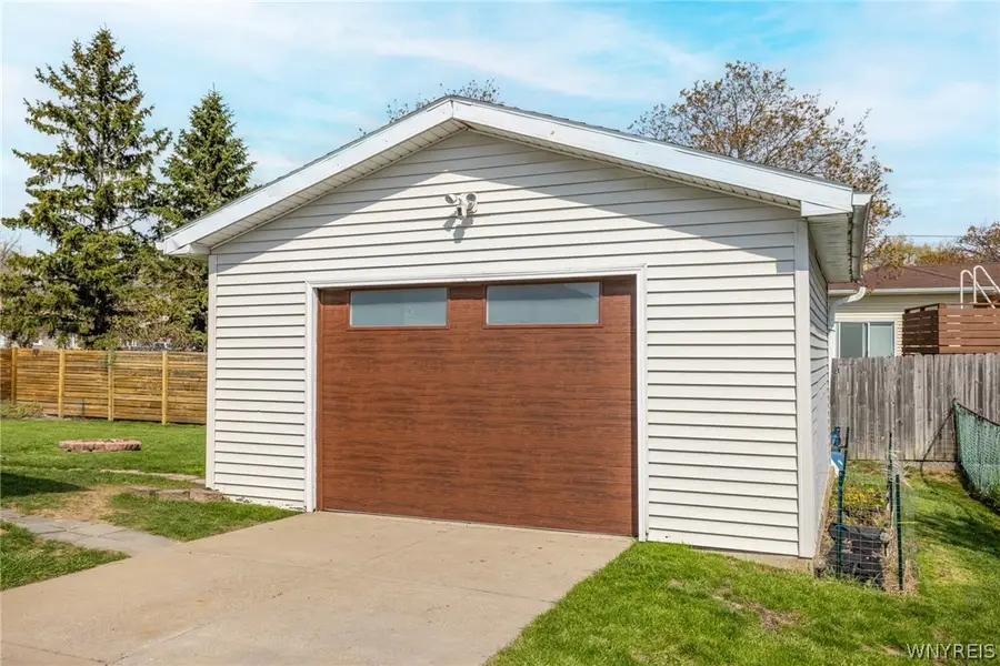 185 Dean Road, Depew, NY 14043 - #2