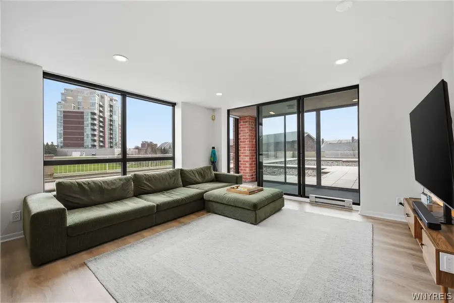 207 Admirals Circle, Buffalo, NY 14202 - #3