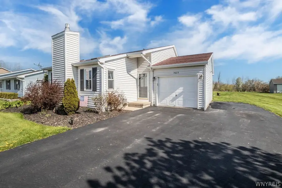 5623 Jeffrey Drive, Lockport, NY 14094 - #3