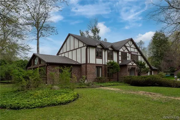 121 Deer Run, Buffalo, NY 14221